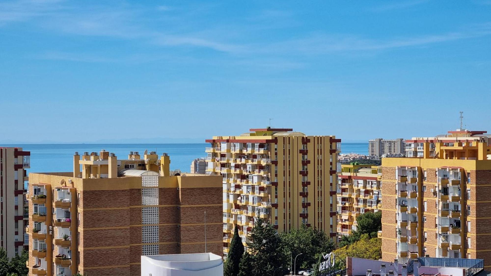 Blue Oasis Sea And Mountain Panorama Apartment Benalmadena Bagian luar foto